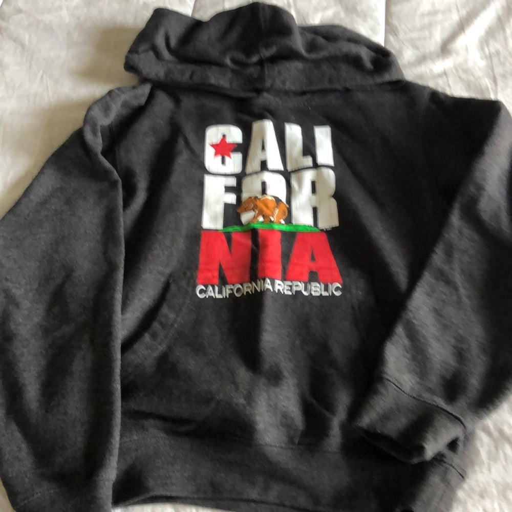 Youth Cali hoodie. New